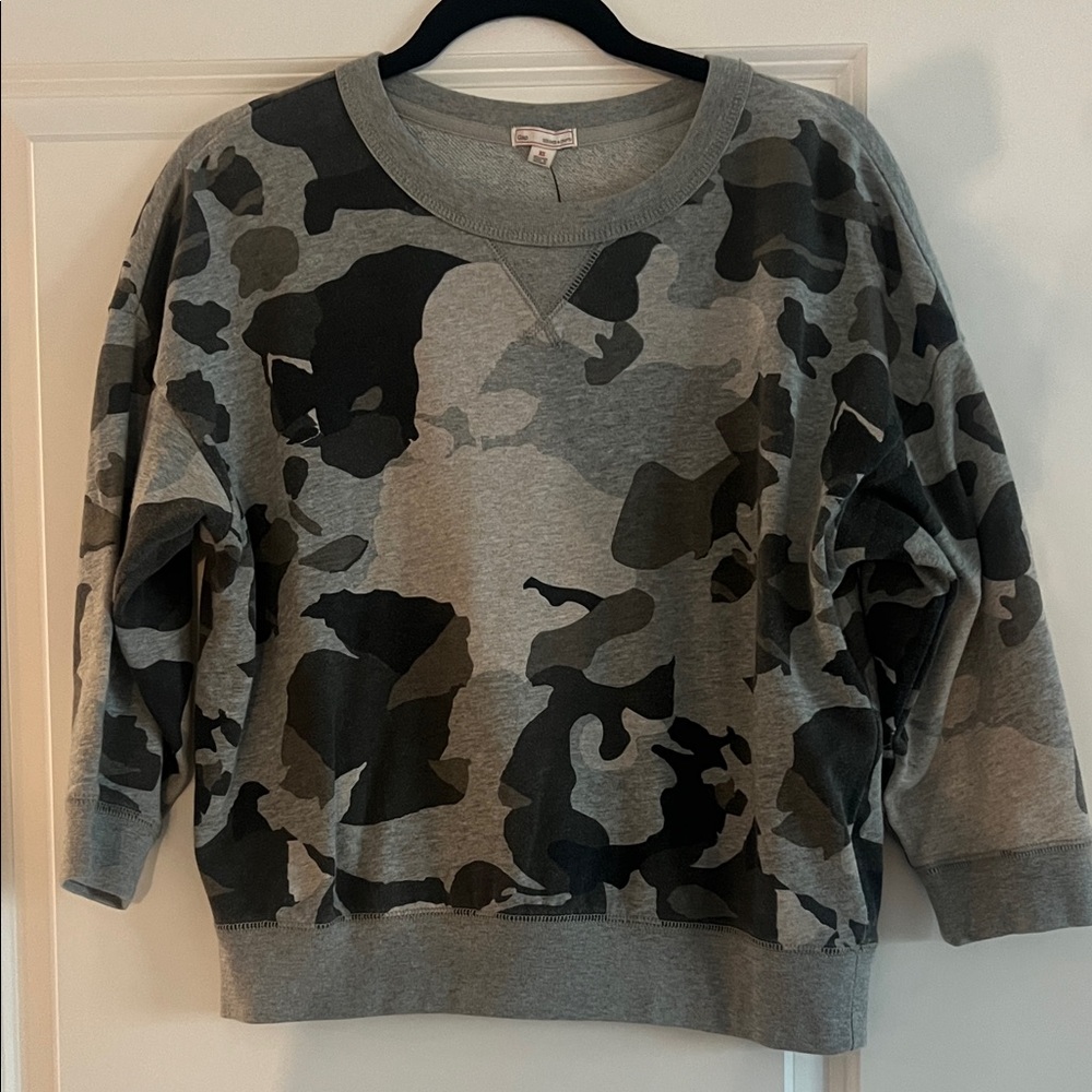 GAP Gray Camouflage Quarter Sleeve Sweatshirt